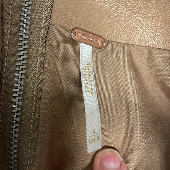 Free People Womens Faux Leather Vegan mini skirt tan size 4 - Picture 5 of 10